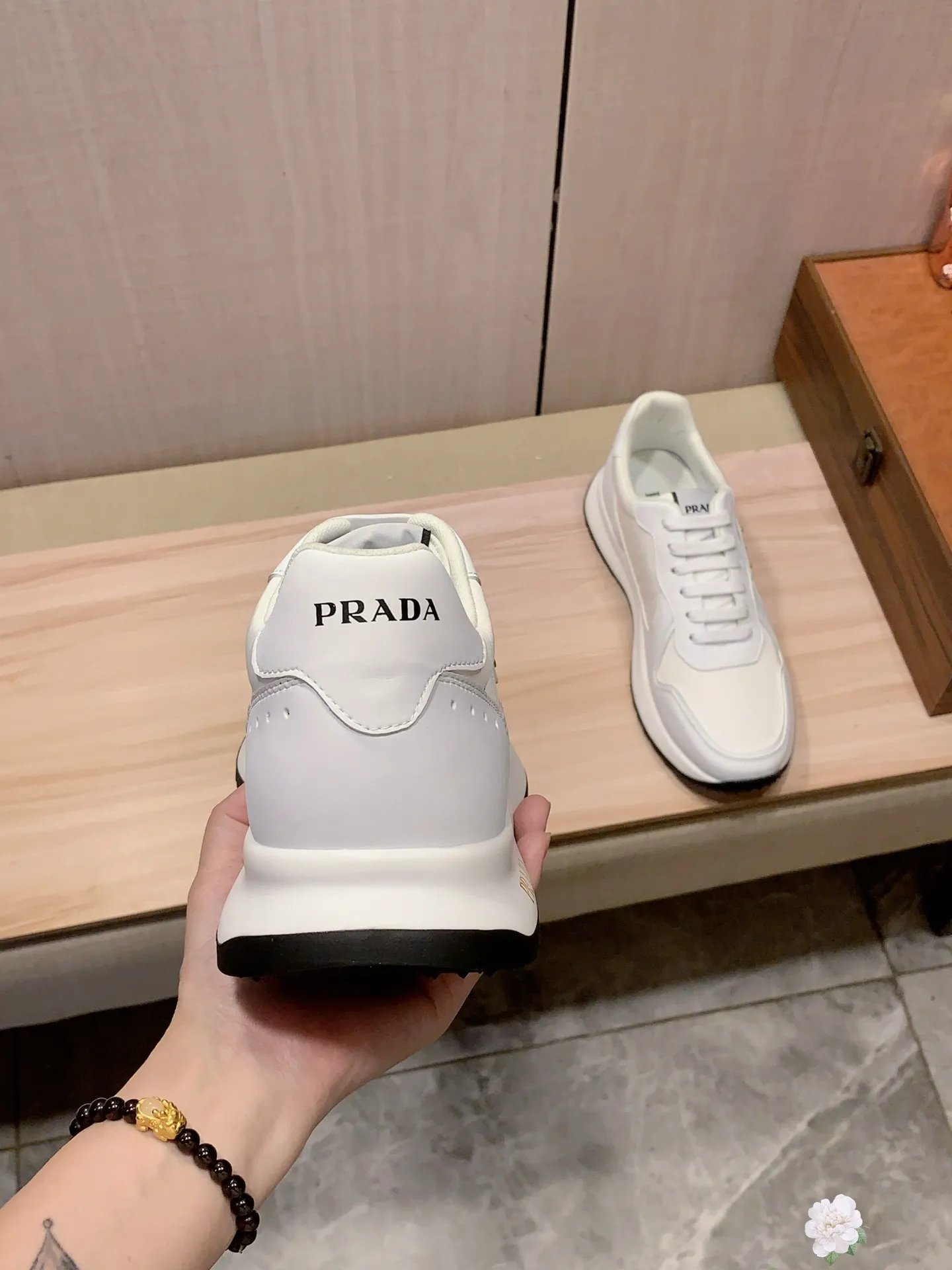 Men's men's shoes💰460💰💰🎩🎩[Lightning][Lightning] "PRADA*" The latest and most popular casual shoes, top brand [seduce] luxury ~ purchasing agency, top ~ quality. [Strong] The upper is made of imported breathable cowhide with material ➕ breathable sheepskin feet (•) and fine workmanship. The original stylish and stylish soft rubber wear-resistant and non-slip outsole is light and comfortable on the feet. The real thing looks better when photographed in person. 0121: code: 38-44, 4️⃣ colors selected